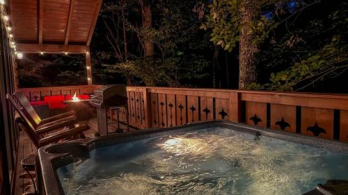 Couples Cabin In Gatlinburg - 3 Miles To Downtown - image 13