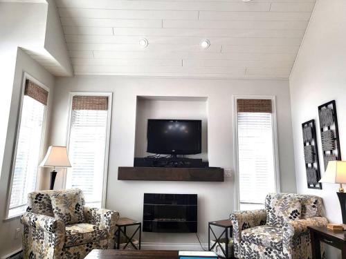 Location Cottage - Close To Pools! 111 in Osoyoos, Canada