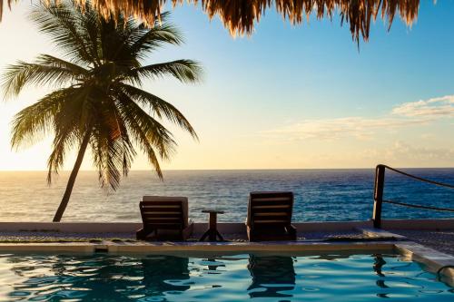 Swimming pool, Casa del Mar Lodge Barahona in La Cienaga