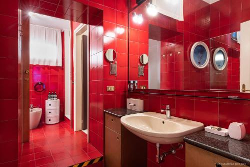 Billie's Flat RED - art & design apt in Verona historic centre, Verona (foto 6)