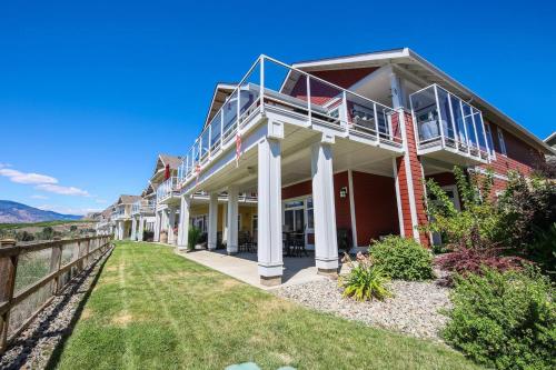 Beautiful Kismet View Cottage With Golf Cart 188 in Osoyoos, Canada