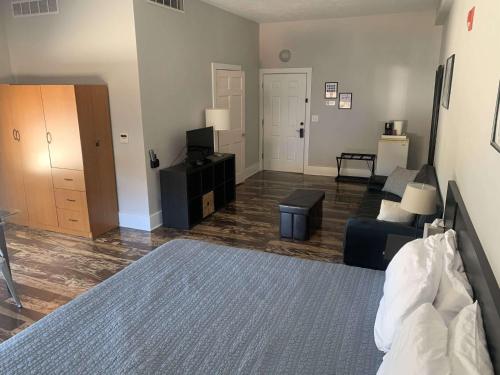 Northport Inn Boutique Hotel R203 in Northport, USA