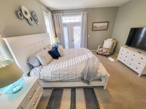 Beautiful Kismet View Cottage With Golf Cart 188 in Osoyoos, Canada