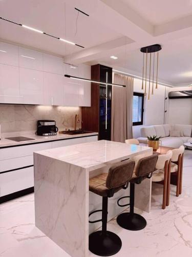 EcoStay Celebrity 2 BDR luxurious apartment by the sea#, Atene (foto 7)