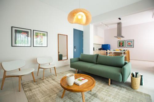 2 bedrooms, 4 beds