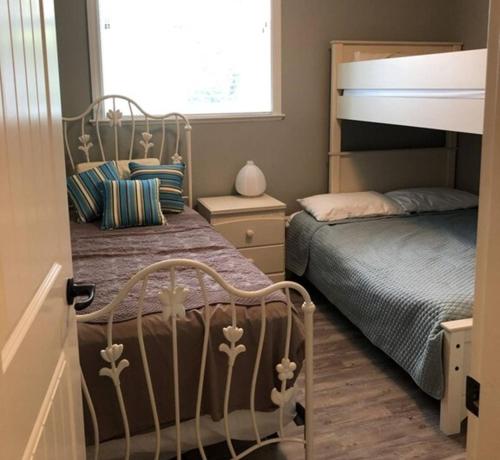 View - Beautiful Home - 2 Kitchens #198