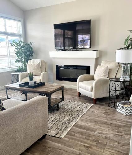 Sandy Feet Retreat - View Cottage #209 in Osoyoos, Canada
