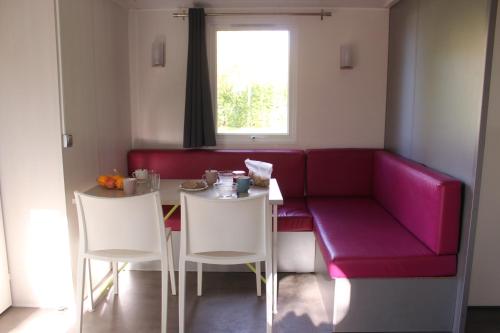 1 double bed, 3 twin beds