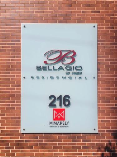 Apê Área Central c/ Churrasqueira, Varanda e Suíte