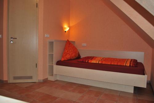 Hotel Gasthof “Goldener Engel” 2.6km von Kleinostheim entfernt