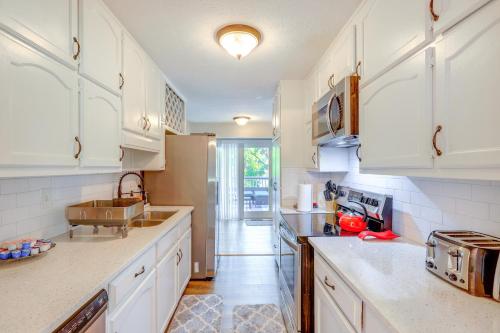 Deck and Game Room Family Home in Stockbridge! in Stockbridge (GA)