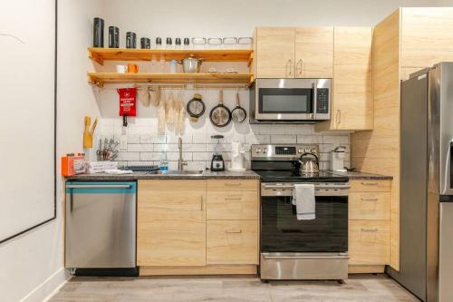 Létesítmények, Cozy Condo 3 minutes from all attractions near Anheuser-Busch Sörfőzde