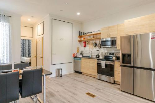 Létesítmények, Cozy Condo 3 minutes from all attractions near Anheuser-Busch Sörfőzde