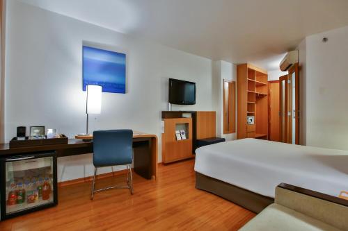 Superior Queen Room image 1