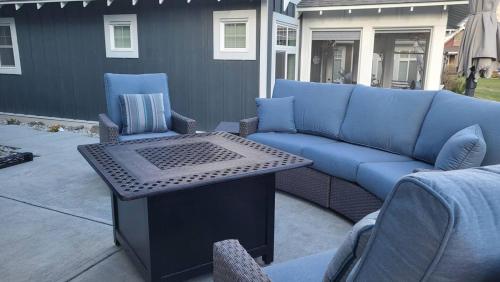 Malbec Cottage - See The Pool From Your Deck! #49 in Osoyoos, Canada