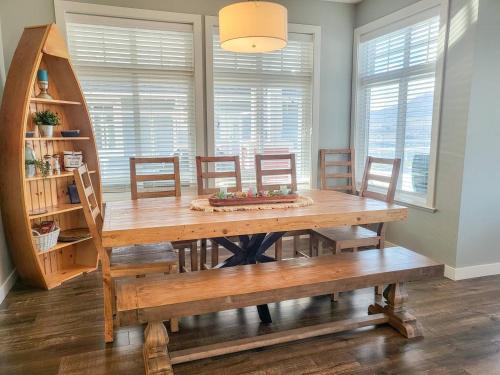 Beautiful Kismet View Cottage With Golf Cart 188 in Osoyoos, Canada