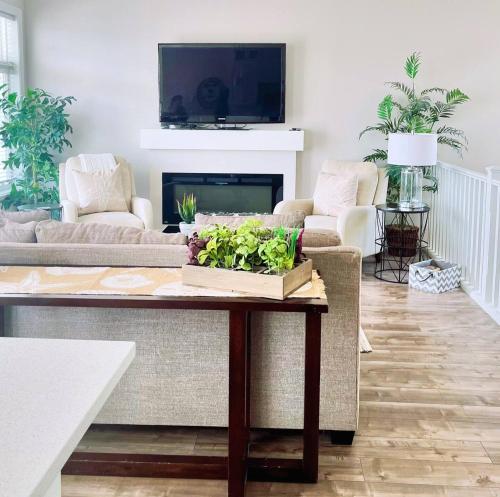 Sandy Feet Retreat - View Cottage #209 in Osoyoos, Canada