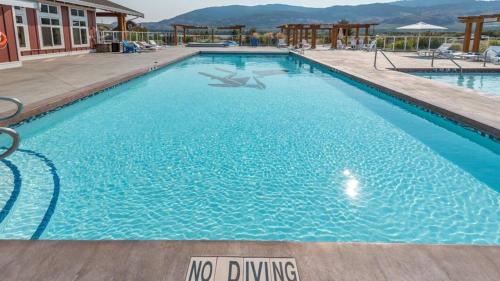 Sandy Feet Retreat - View Cottage #209 in Osoyoos, Canada
