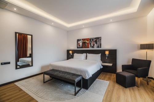 Superior Double Room image 9