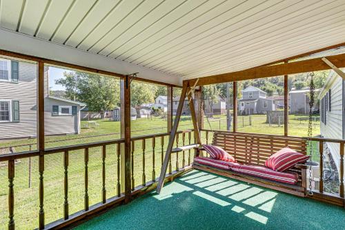 Paden City Home Near Ohio River! in New Martinsville, USA