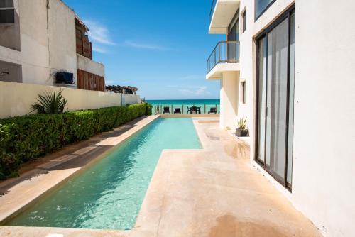 Fantastic beachfront Penthouse for 10 guests in Chicxulub, Mexico