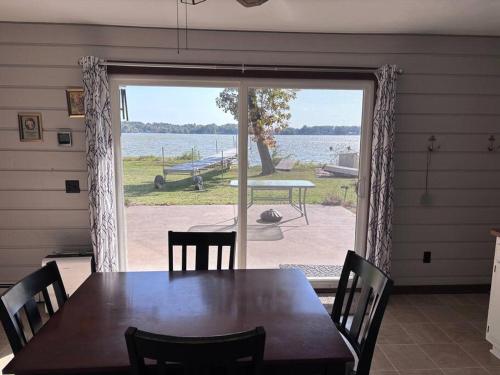 Lake House in Briggsville in Briggsville, USA