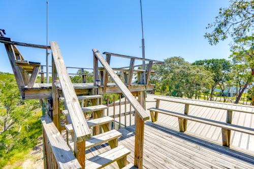 Home Near Beach in Alligator Point Rooftop Deck! in Carrabelle