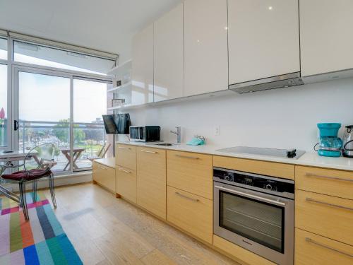 Gallery - 90-Day Stay, Light and photo art filled modern studio in Victorias Chinatown by Victoria Prime! in Victoria, Canada