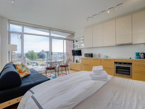 Gallery - 90-Day Stay, Light and photo art filled modern studio in Victorias Chinatown by Victoria Prime! in Victoria, Canada