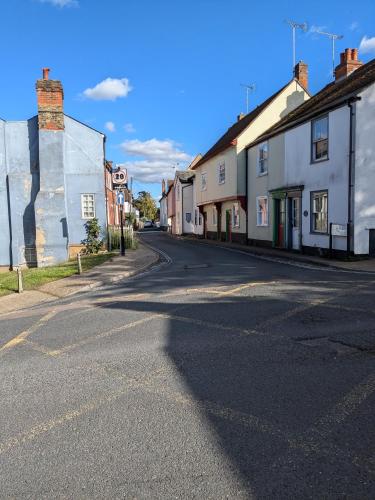 Cosy Central Home, Sleeps 5 by Homes by Jacq in Colchester