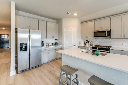 New Home w/ Yard & Pool Access: 8 Mi to McKinney! in Fairview (TX)