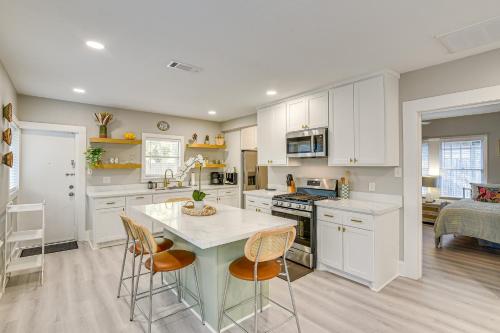 3 Mi to Dtwn Dog-Friendly Home in Houston! in Houston, USA
