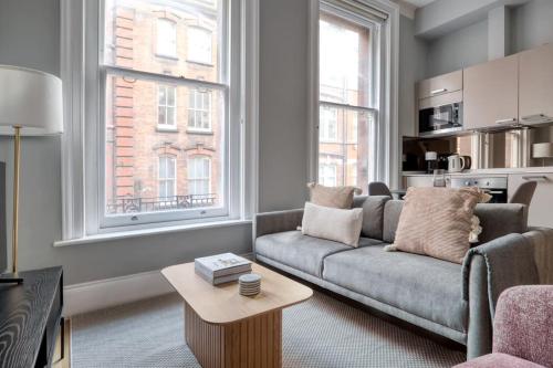 Luxury Soho Apartment R11, London