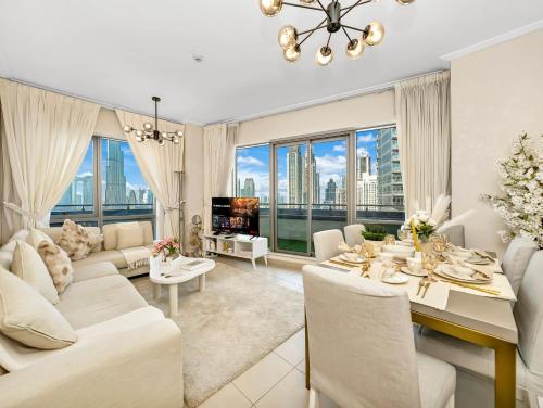 Skyline Serenity Holiday Home I Bespoke 1 Bedroom Apartment I Burj Khalifa & Fountain Views I Free Gym, Pool, Wi-Fi, Parking & PS5, Dubái (foto 5)