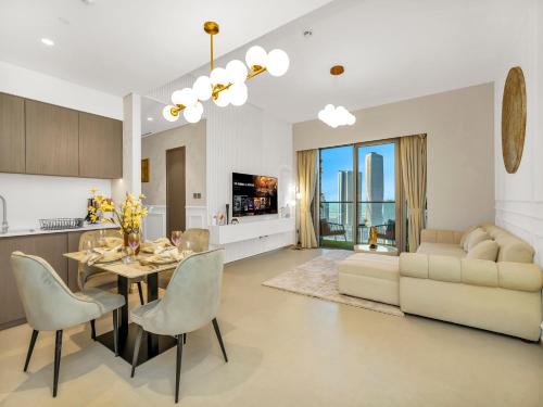 Grandeur 2 Bedroom Apartments I Burj Khalifa & Fountain Views I Free Parking, Gym, Pool, Wi-Fi & PS5 I by Skyline Serenity, Дубай (фото 3)