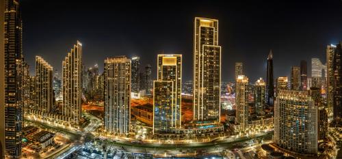 Skyline Serenity Holiday Home I Grandeur 2 Bedroom Apartments I Burj Khalifa & Fountain Views I Free Parking Gym Pool & Wi-Fi - image 7