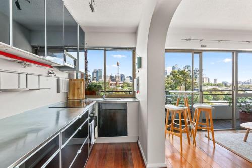 Harbour Horizon - Iconic Skyline Retreat with Pool - main image