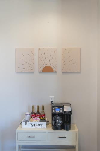 Fam-Biz Friendly 3BD with Fire pit & BBQ - Downtown