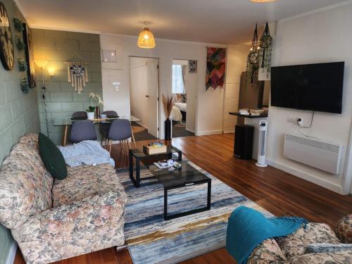 Facilities, CQN's in Mount Victoria