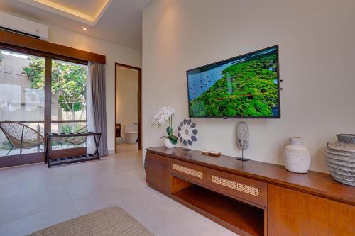 Queeno Villa Nusa Dua - Tap to explore photos