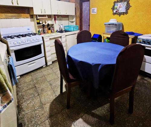 Kitchen, Rio Rooms City Center in Quetzaltenango