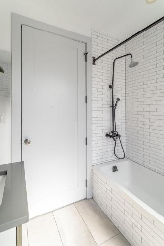 Charming 3BD 2bath Stay Near Tompkins Square Park in New York, USA