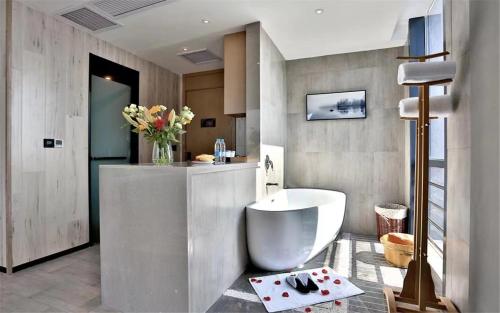 Mehood Lestie, Nantong Tongzhou New Century Avenue in ถงโจว