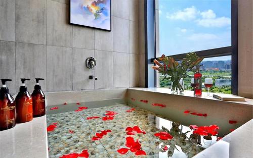 Mehood Lestie, Nantong Tongzhou New Century Avenue in ถงโจว