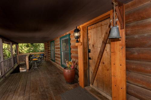 Private Forest Lodge Near Silverwood Theme Park - Sleeps 10 in Blanšārda (ID)