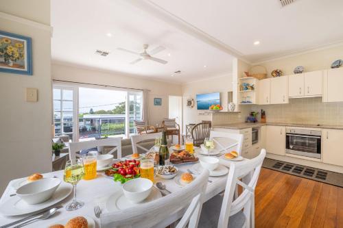 Mon Reve 4A Tallean Road three bedroom property with Wi-Fi, air conditioning in 奈爾遜灣