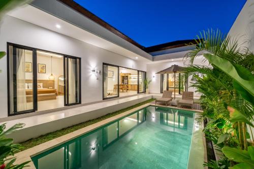 Villa Castillo Modern 2 BR Villa in Canggu Aircon Living