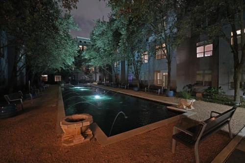 The Apollo - Lux 1-Bed Apartment near Space Center in 나소 베이