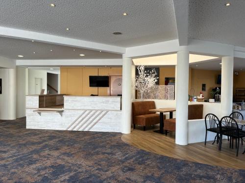 Comfort Hotel Saintes - image 10