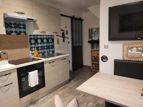 One-Bedroom Apartment image 1